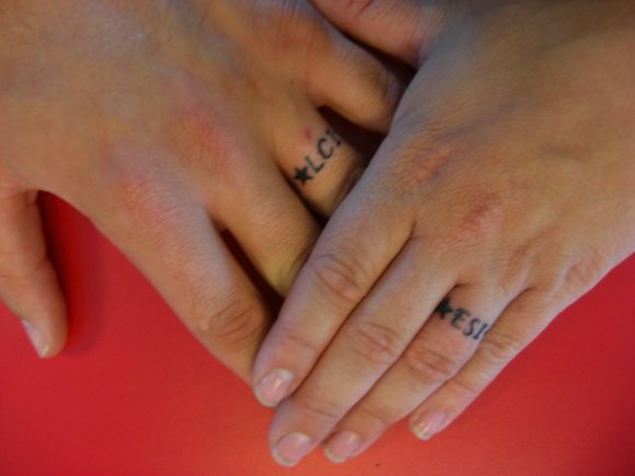 16 tatuaje anillo pareja