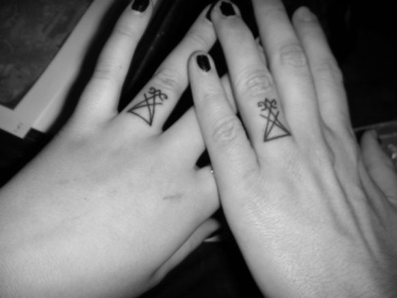 45 tatuaje anillo pareja