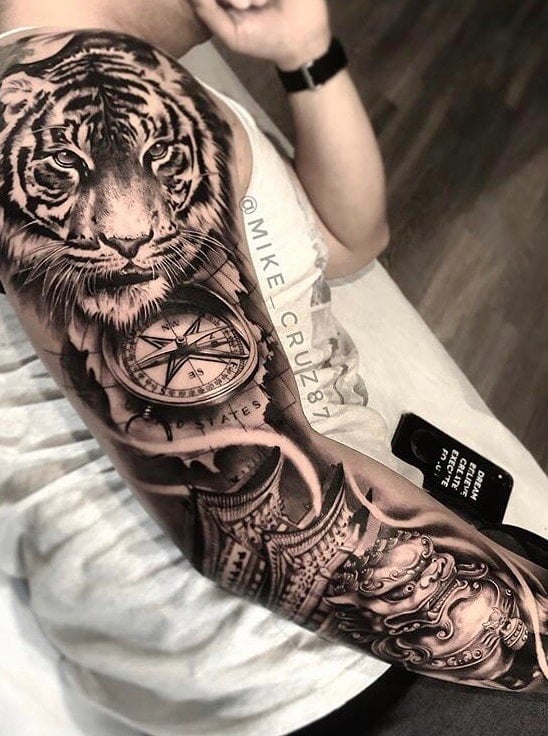 tatuaje brazo completo para hombre 43