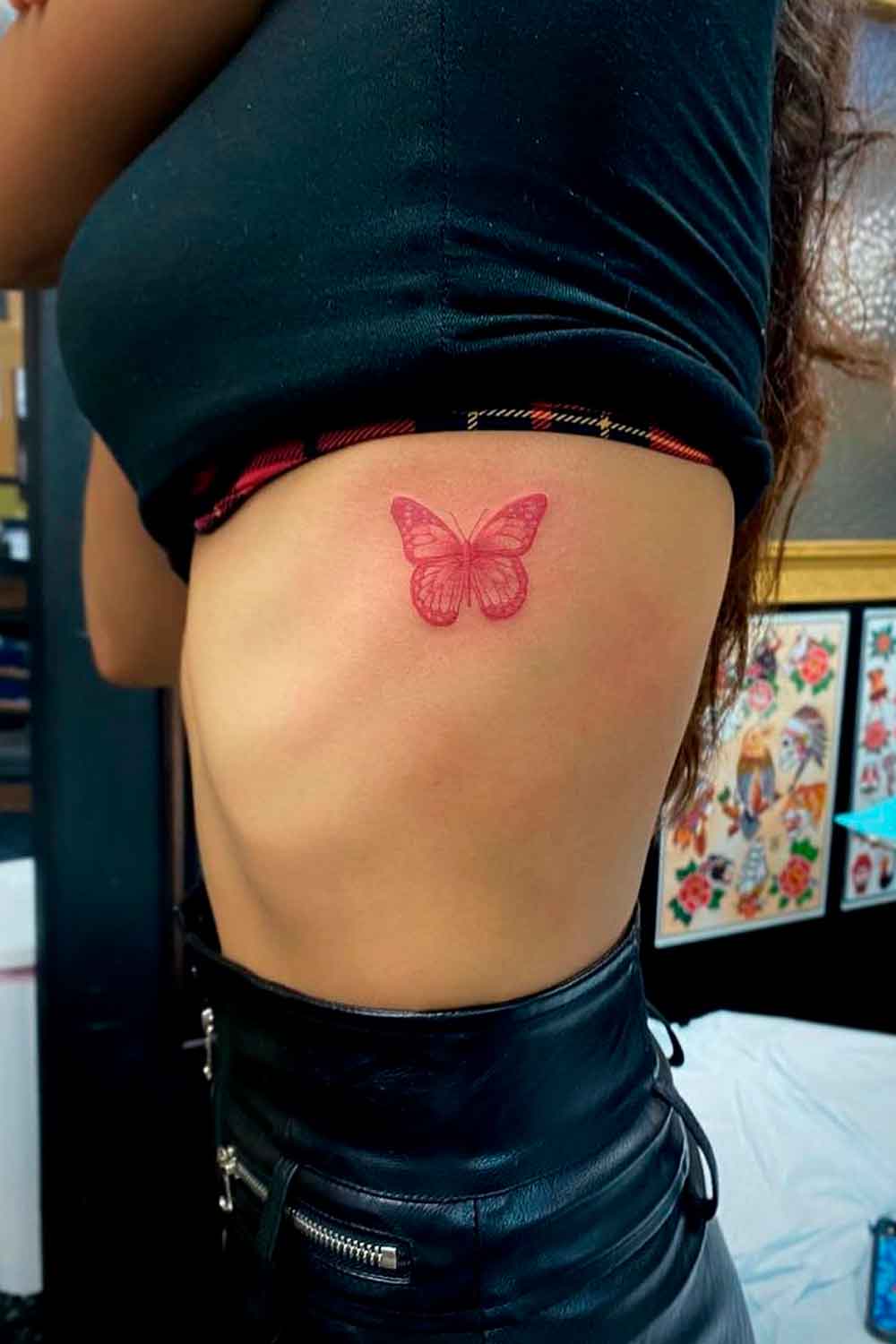 tatuaje costado para mujer 15