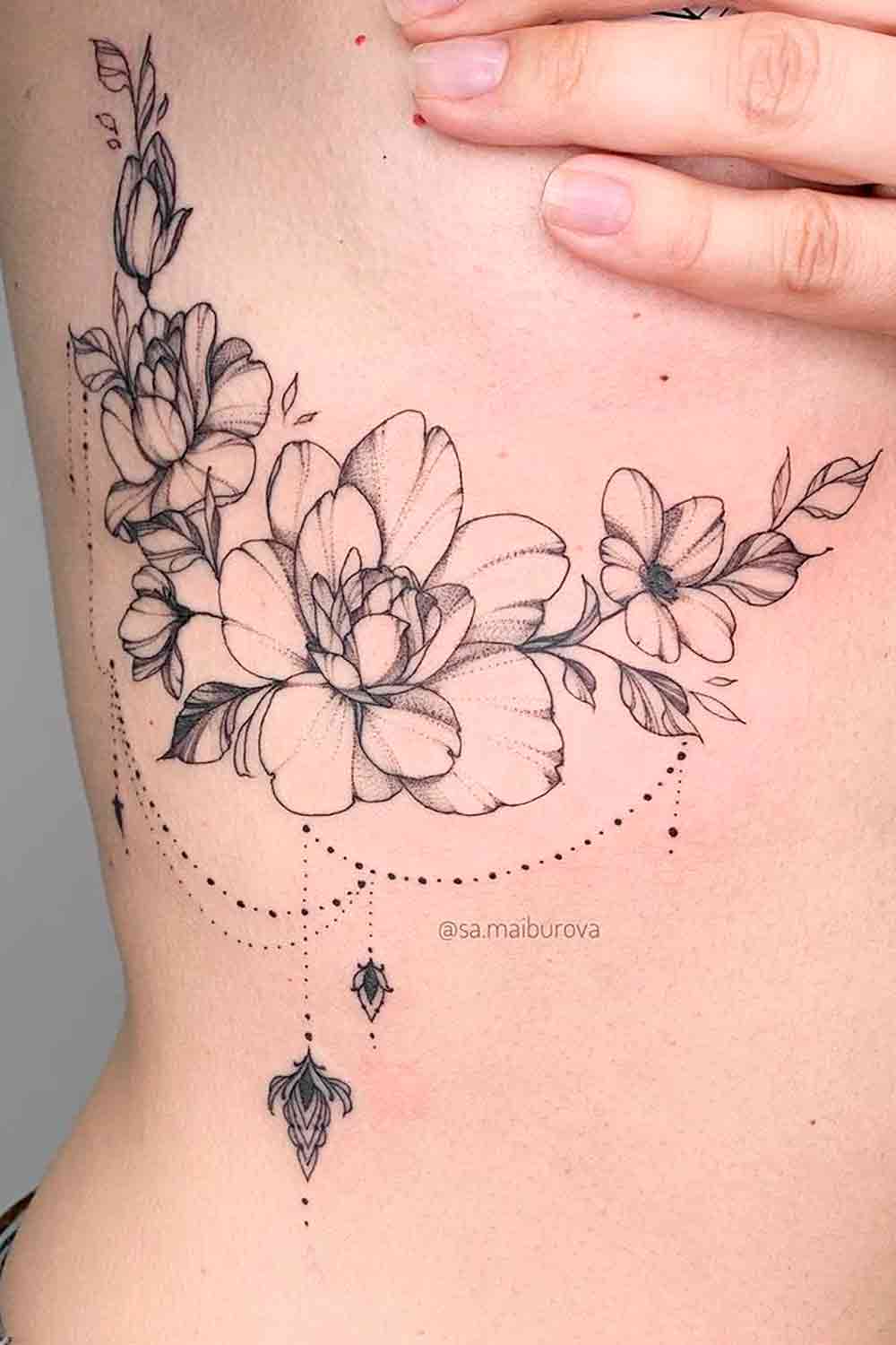 tatuaje costado para mujer 20