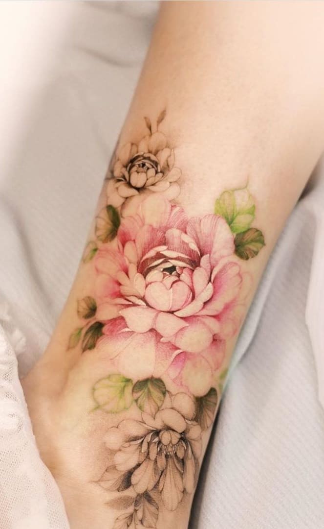 tatuaje en la pierna para mujer 05
