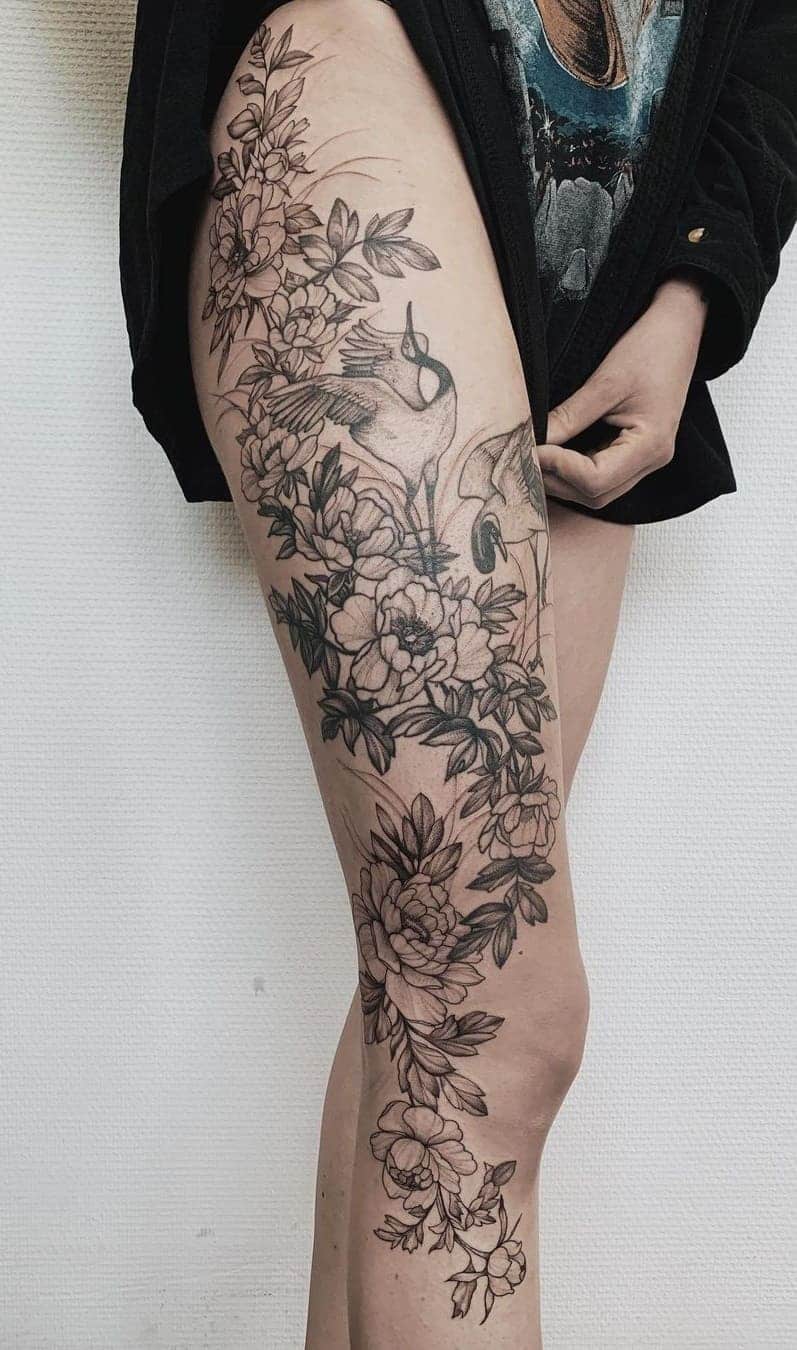 tatuaje en la pierna para mujer 17