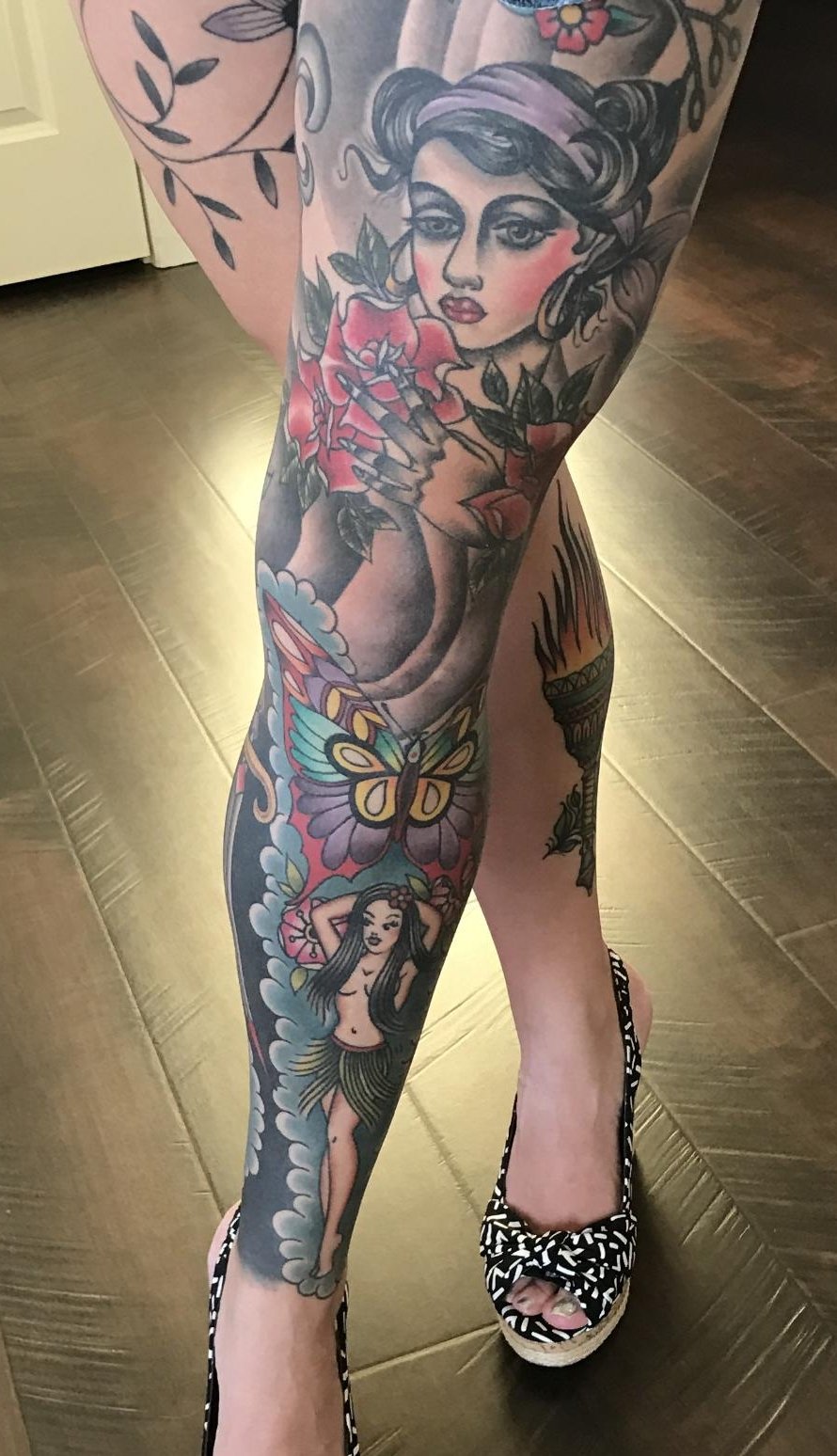 tatuaje en la pierna para mujer 33