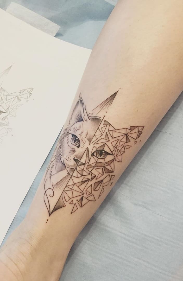 tatuaje gato para mujer 03
