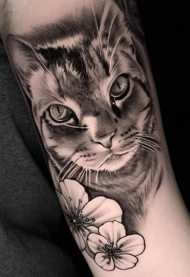tatuaje gato para mujer 13