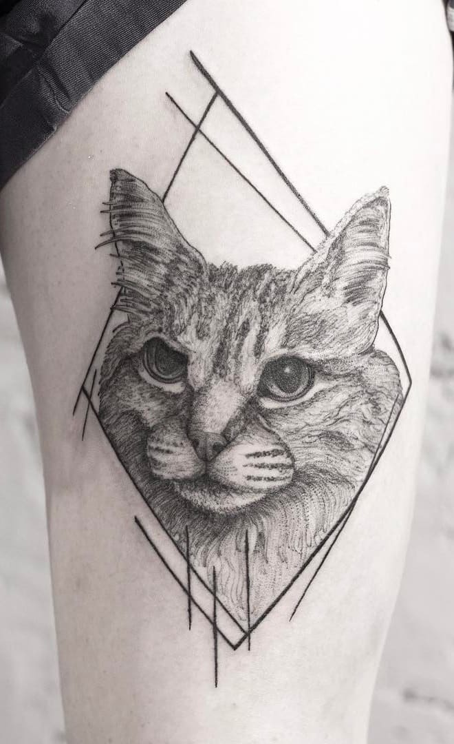 tatuaje gato para mujer 17