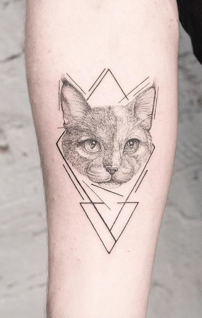 tatuaje gato para mujer 19