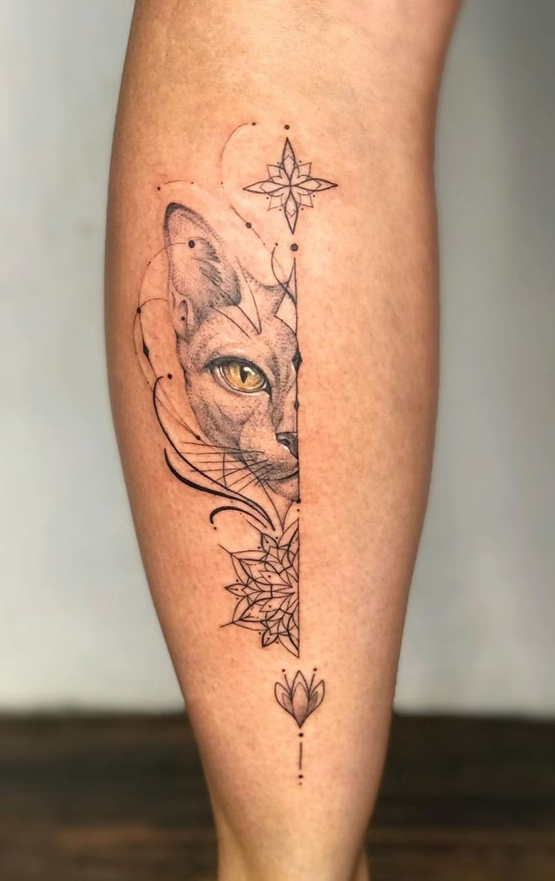 tatuaje gato para mujer 29