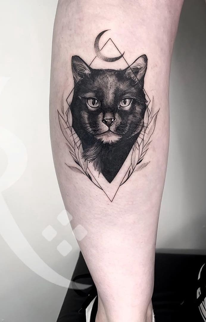 tatuaje gato para mujer 30