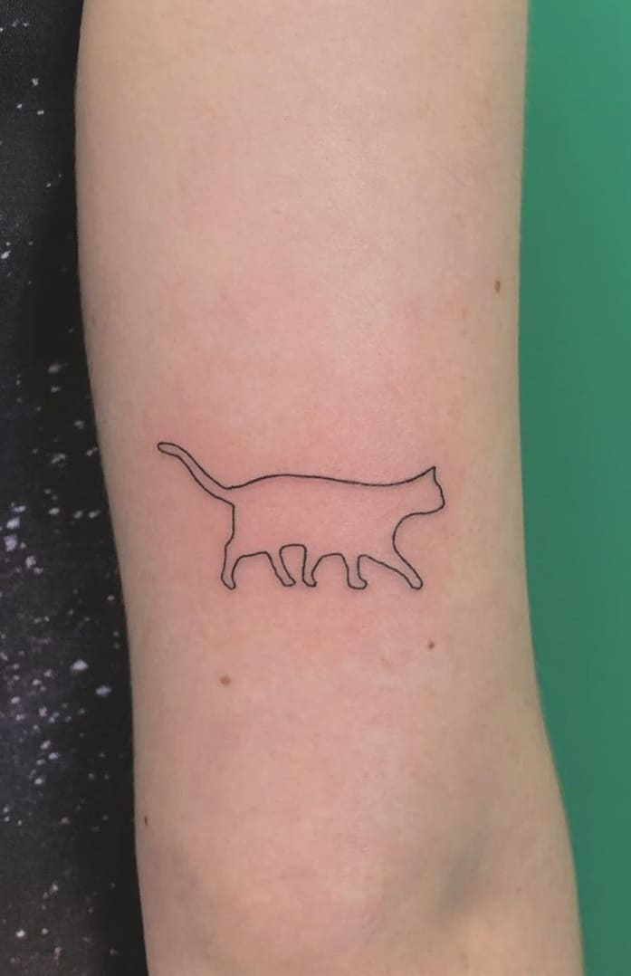 tatuaje gato para mujer 31