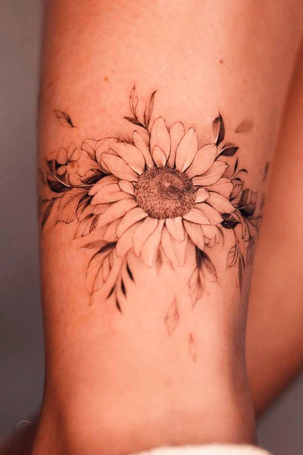 tatuaje girasol para mujer 16