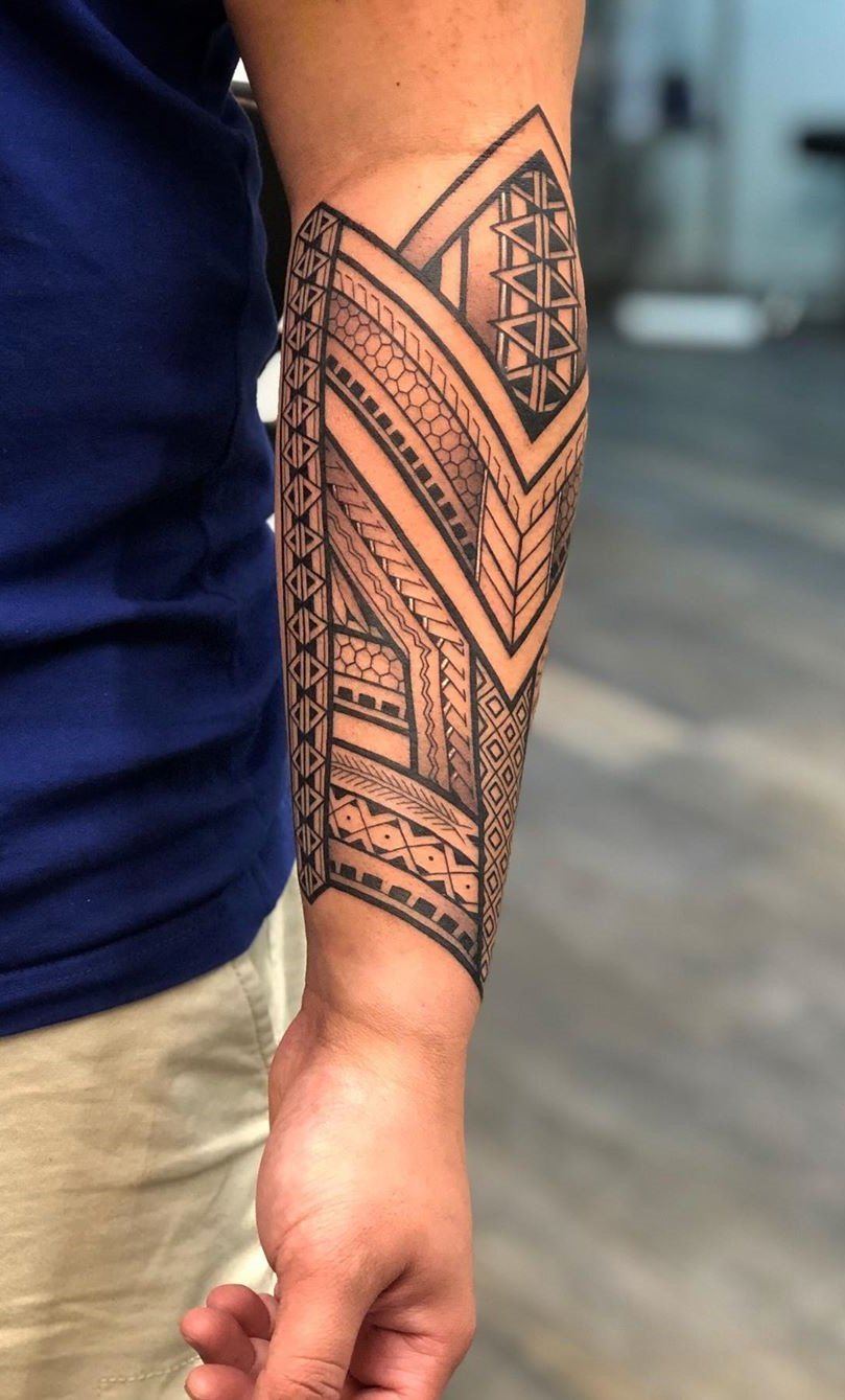 tatuaje tribal para hombre 23