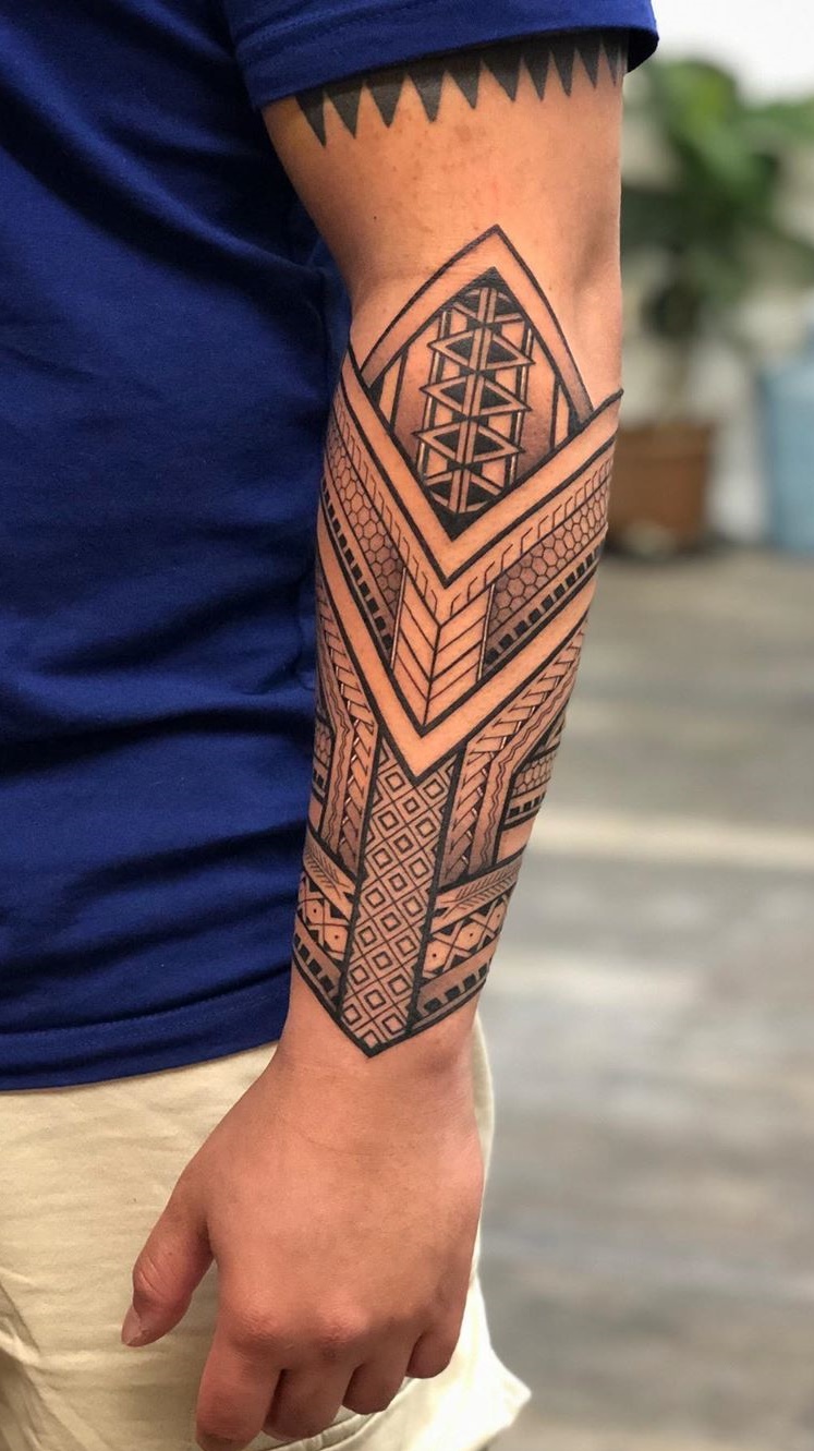 tatuaje tribal para hombre 24