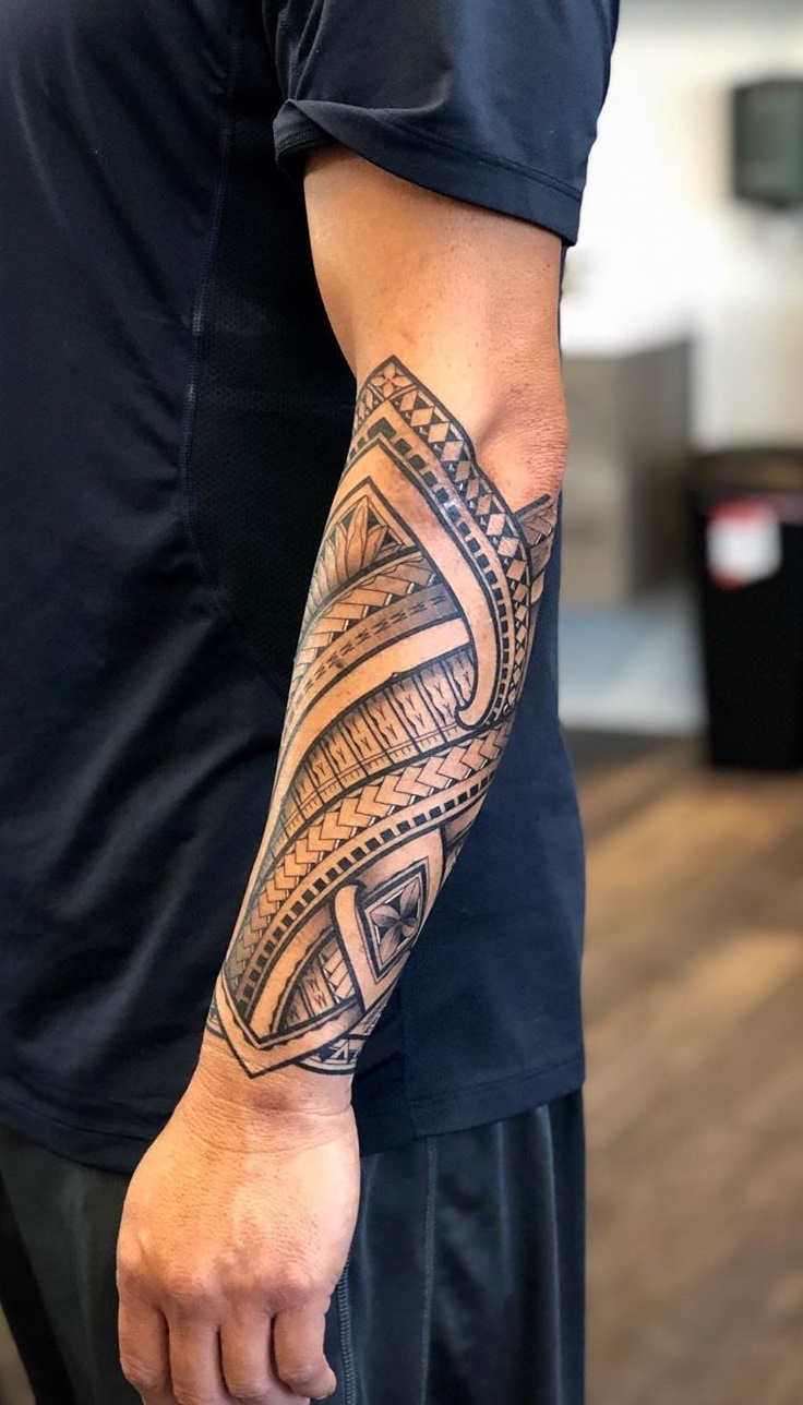 tatuaje tribal para hombre 40