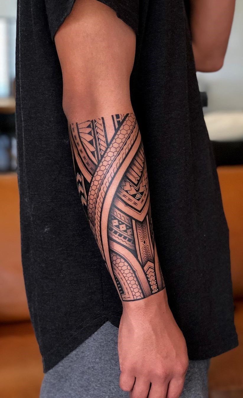 tatuaje tribal para hombre 43