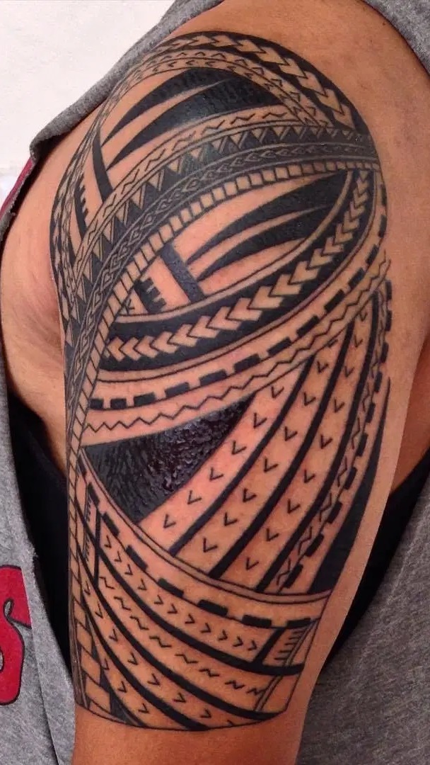 tatuaje tribal para hombre 50