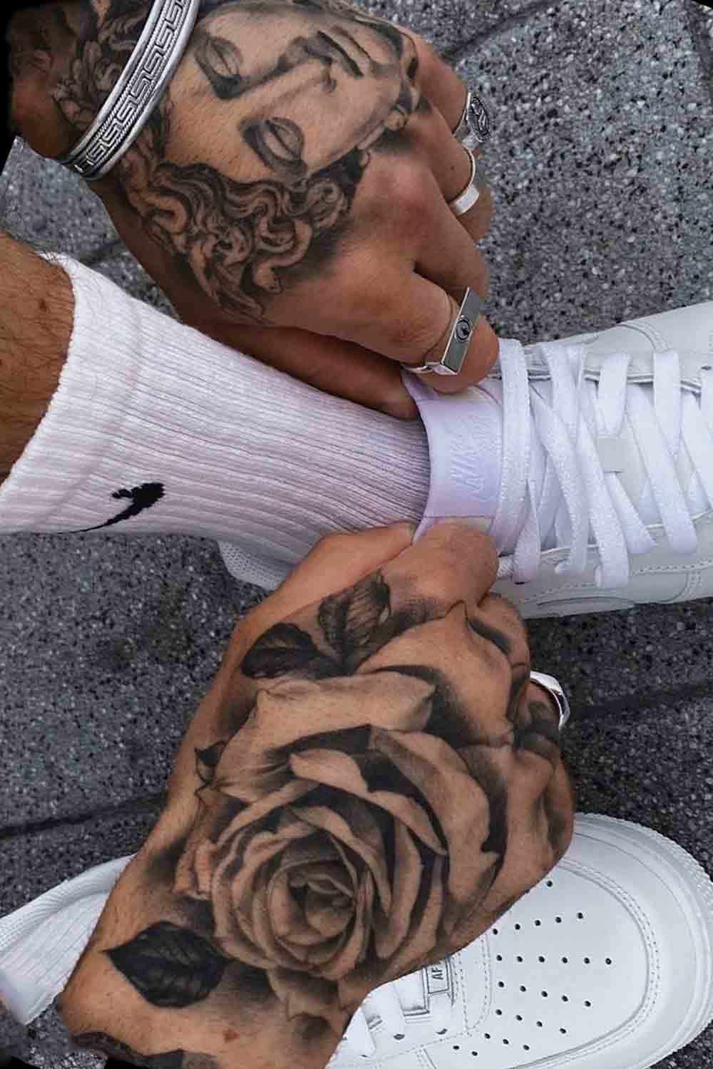 tattoo masculino en la mano 14