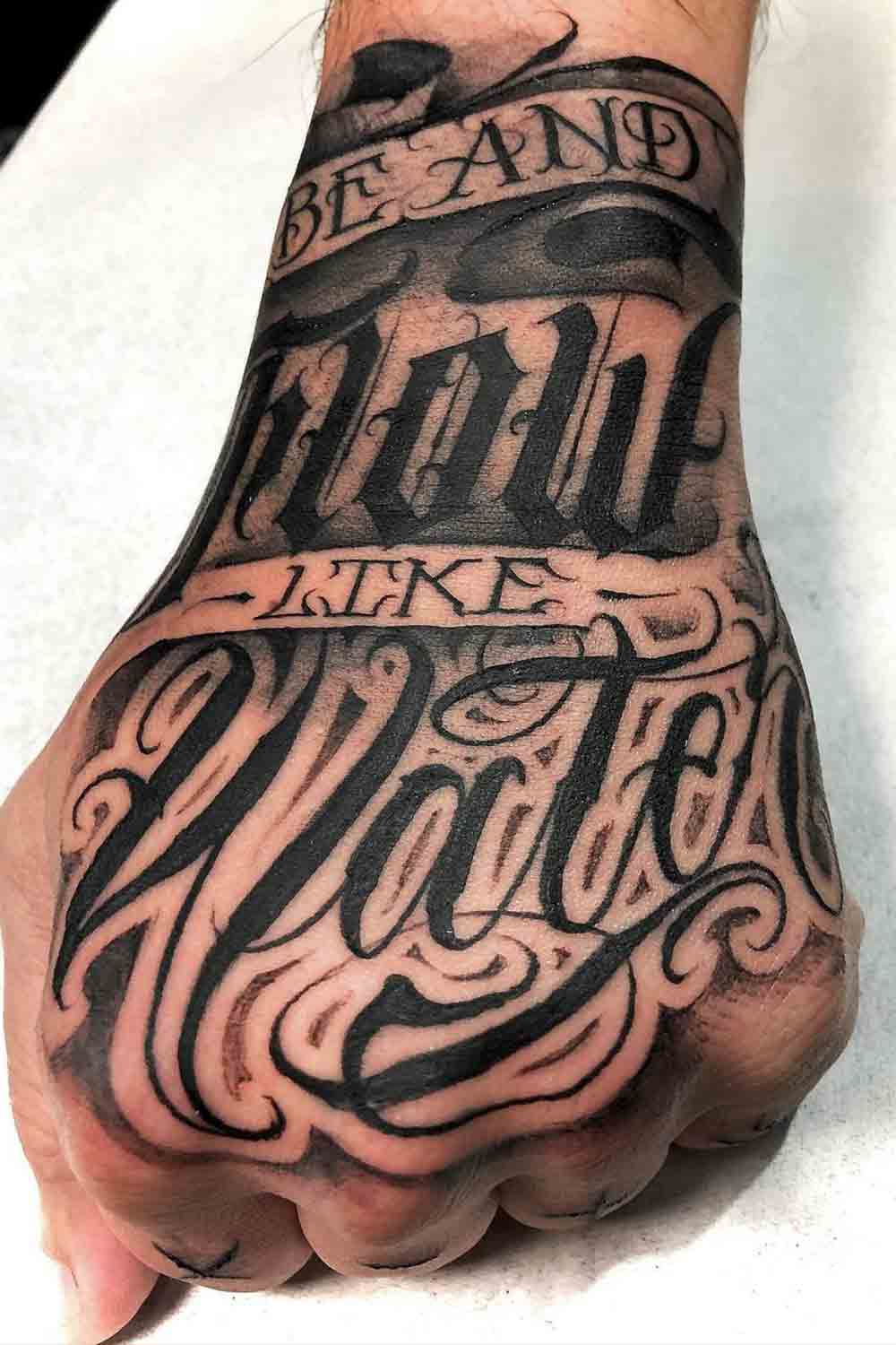 tattoo masculino en la mano 24