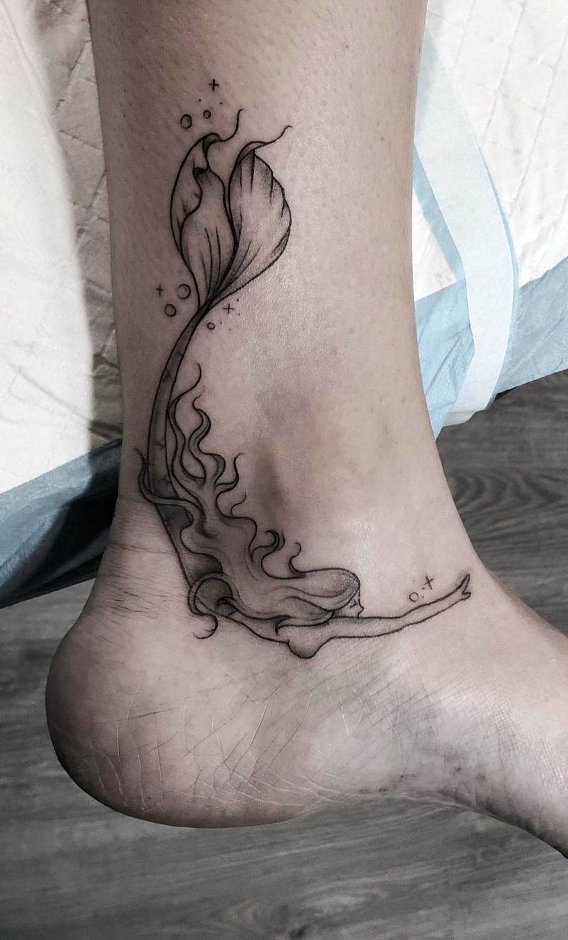tatuaje de sirena en mujer 23