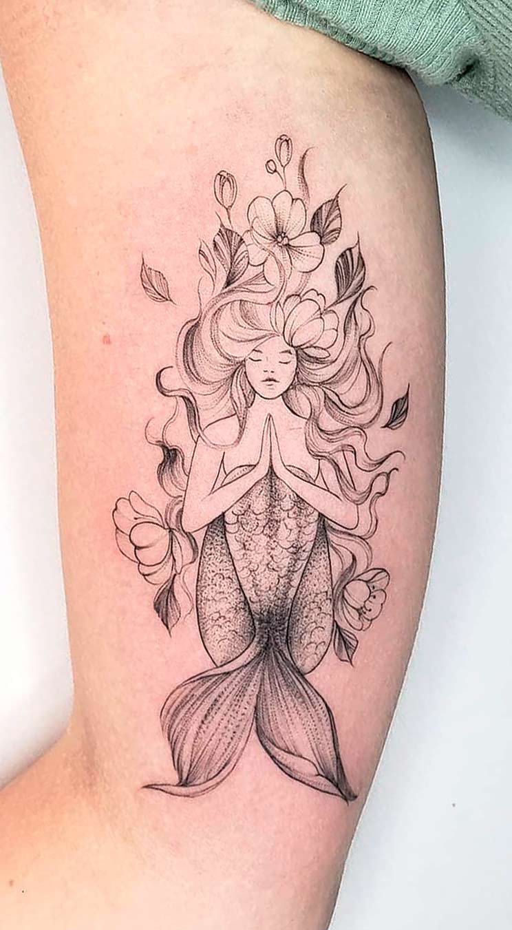 tatuaje de sirena en mujer 30