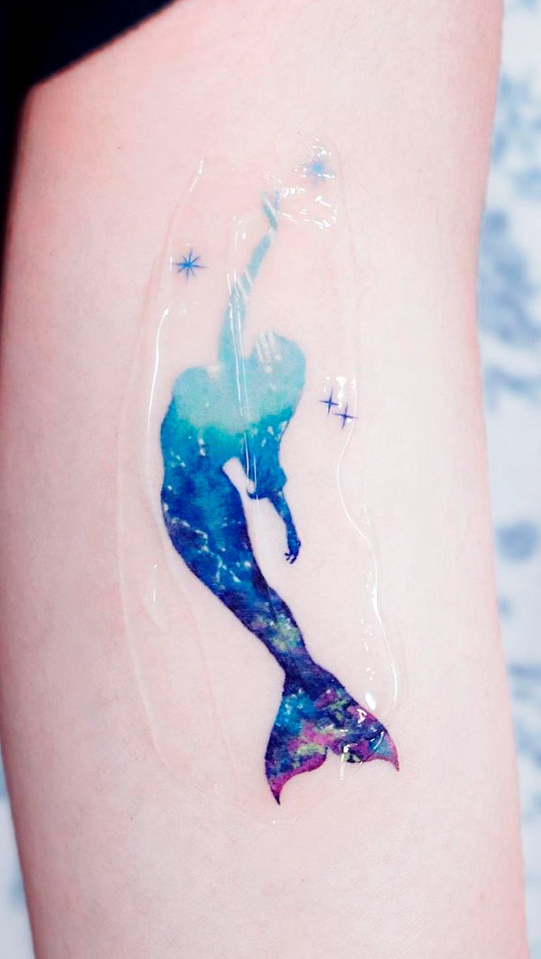 tatuaje de sirena en mujer 35