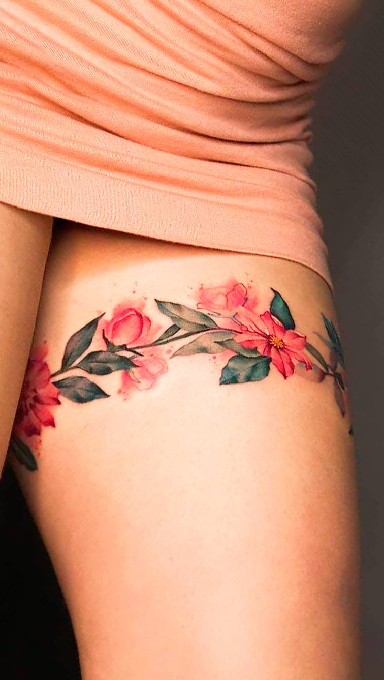 tatuaje en pierna de mujer 35