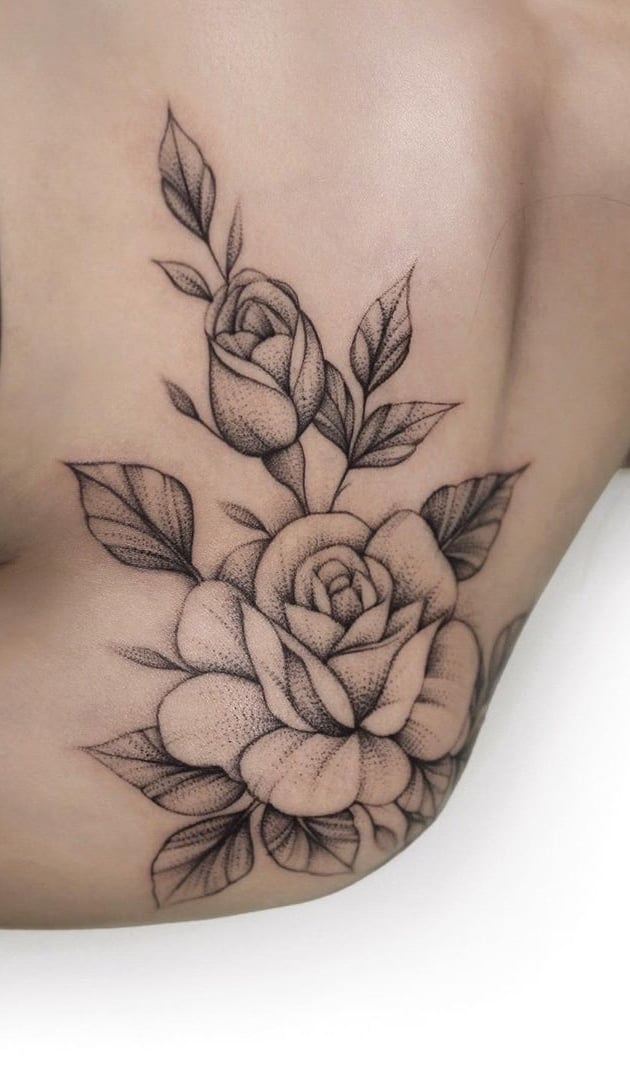 tatuaje femenino en el hombro 23