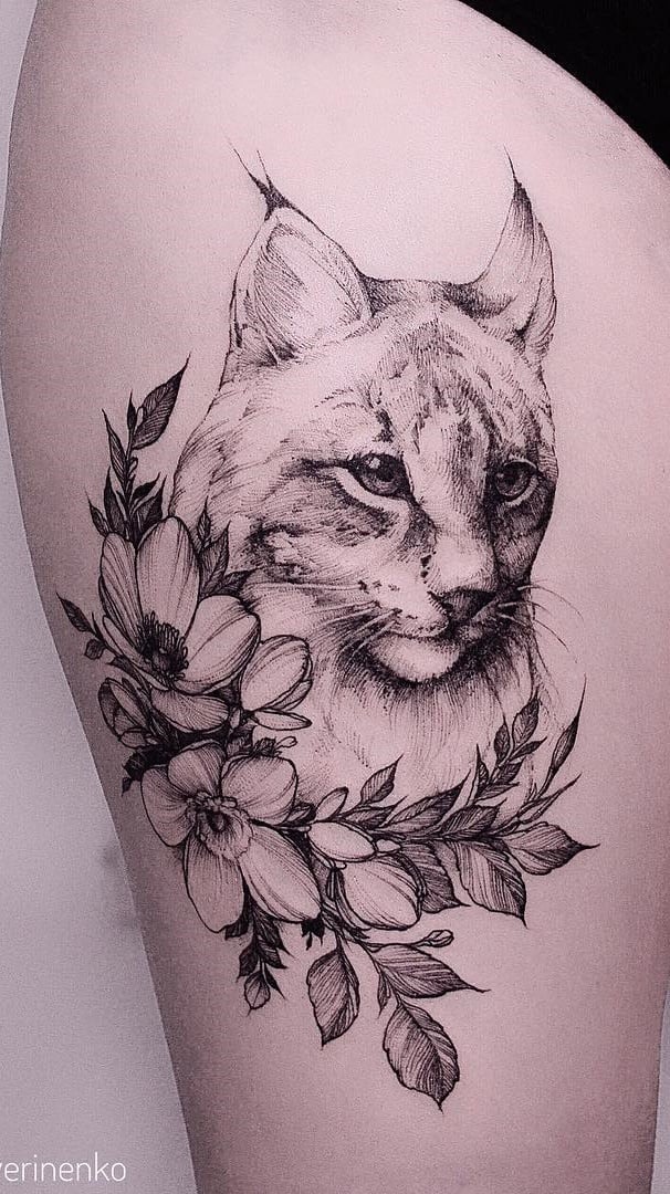 tatuaje gato en mujer 19