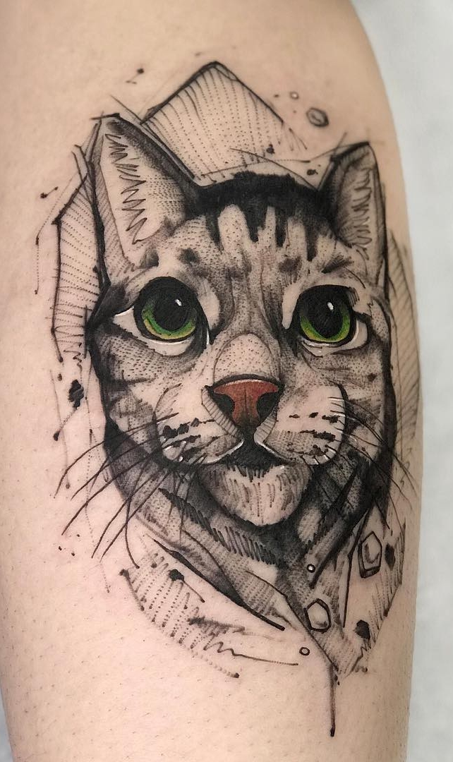 tatuaje gato en mujer 51