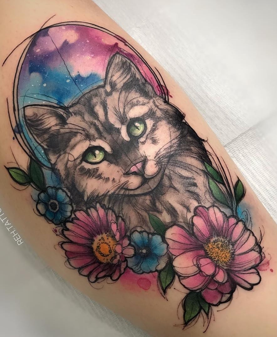 tatuaje gato en mujer 72