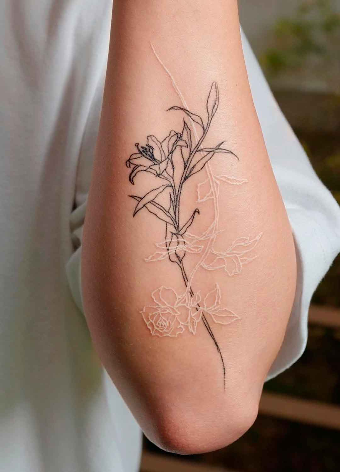 tatuaje tinta blanca mujer 02